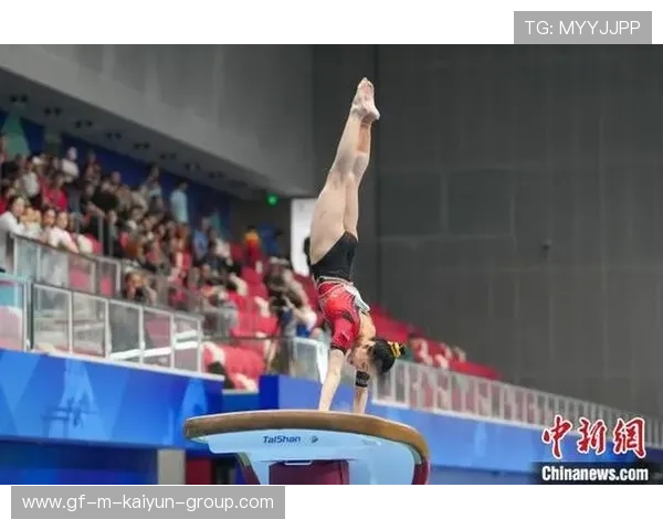 世界体操冠军跳马起跳高度逆天，摄影师吓到掉相机